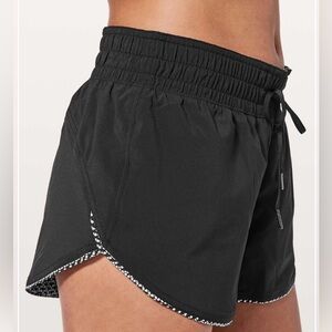 Lululemon Choose A Side Reversible 3’ Black/Monochromatic Black